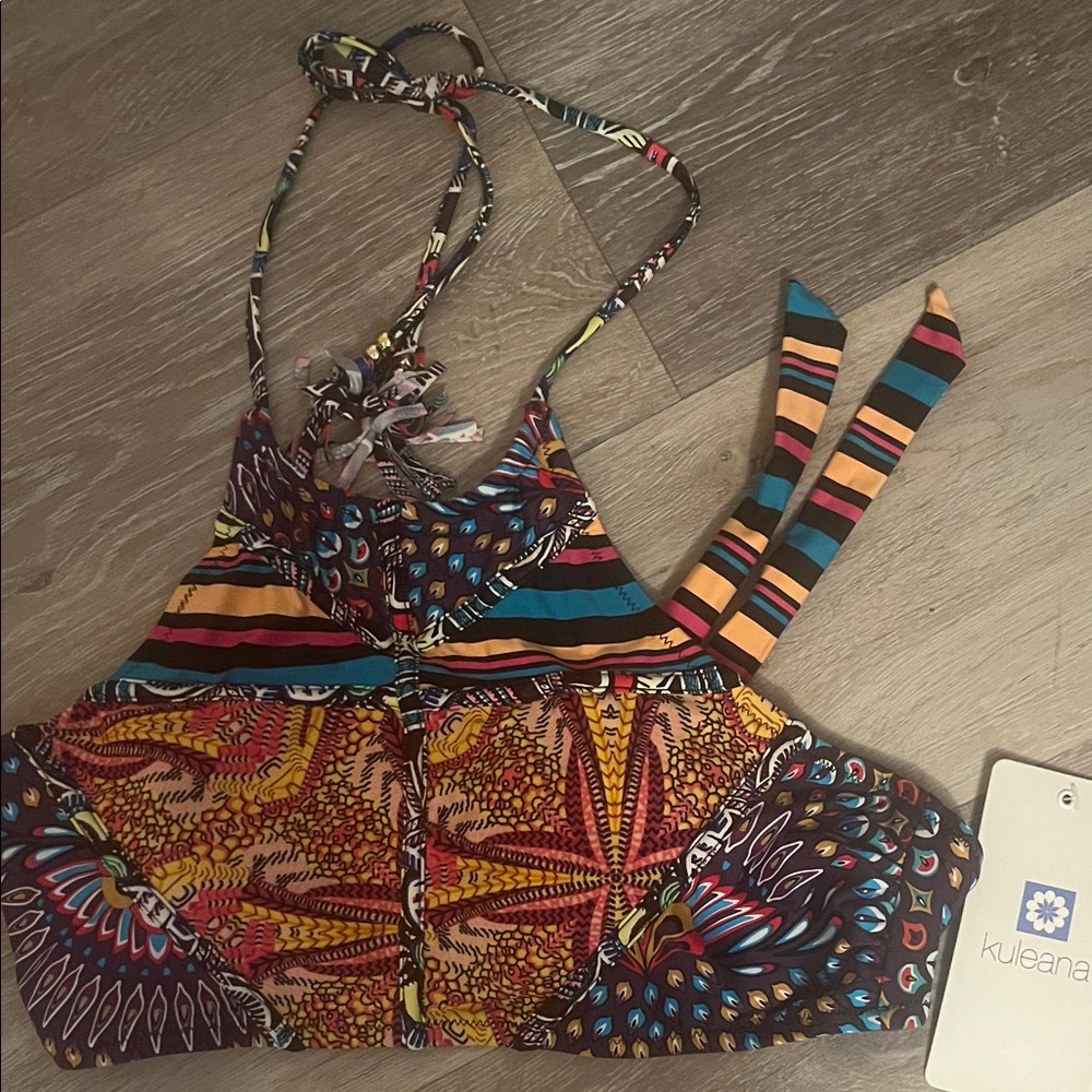 KULEANA, 2/12$🌺Vibrant Multicolor Bikini Top
